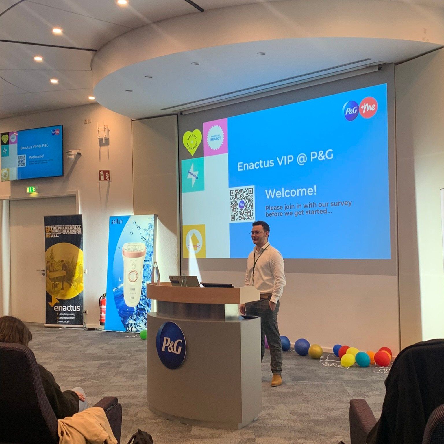 Begrüßung zur Enactus VIP @ P&G Veranstaltung